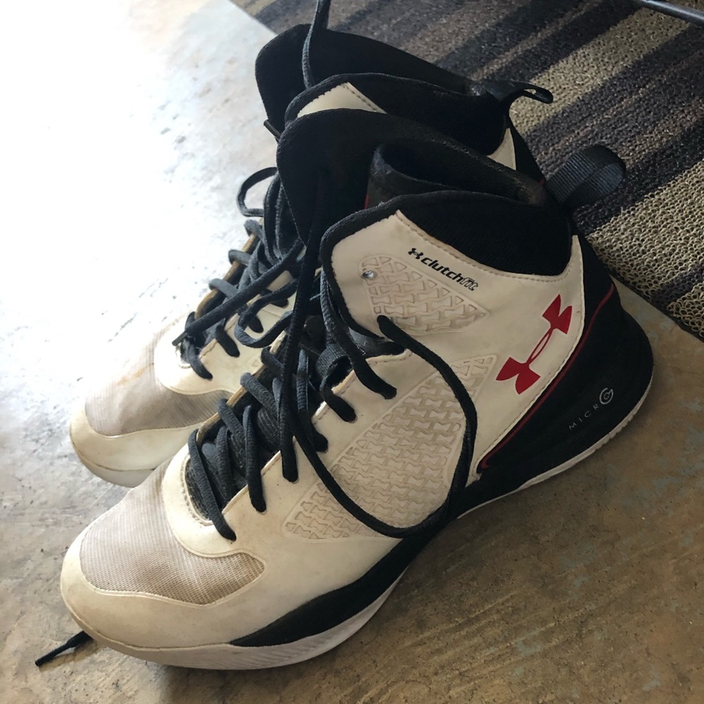 Basketball shoes